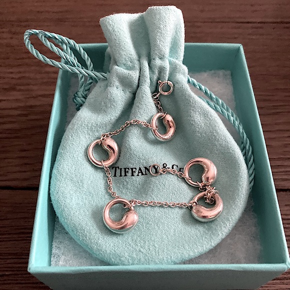 Tiffany & Co - Picture 1 of 5